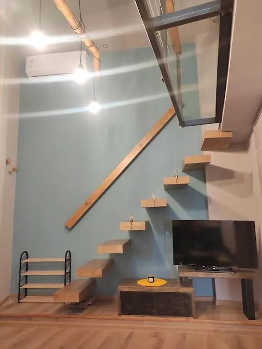 Floating, Cosy Studio 8' Walk From The Seaside Thessaloniki Apartment