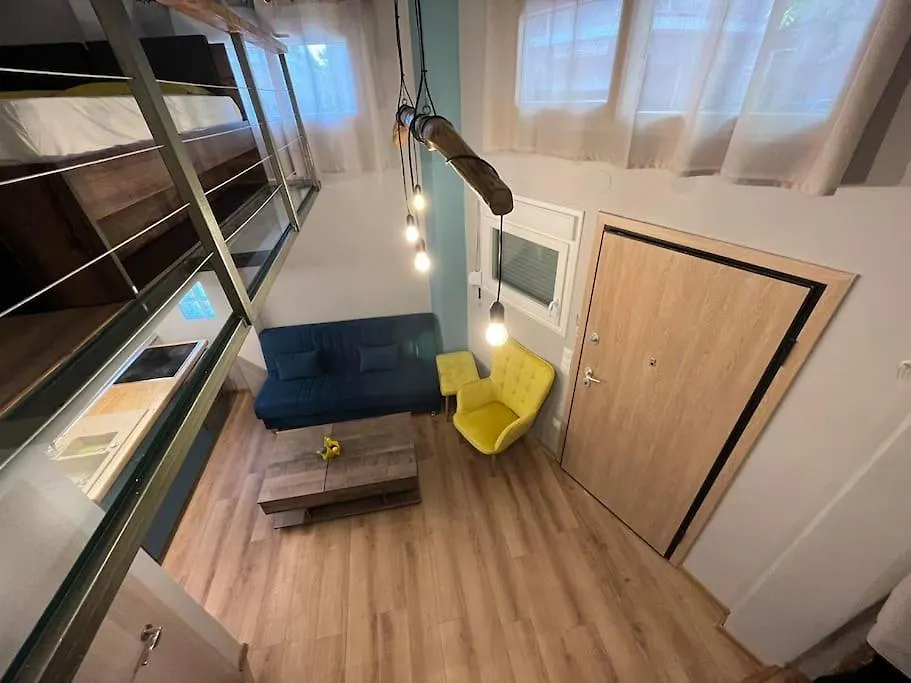 Floating, Cosy Studio 8' Walk From The Seaside Thessaloniki Apartment