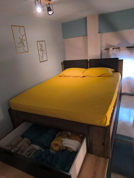 Floating, Cosy Studio 8' Walk From The Seaside Thessaloniki Greece