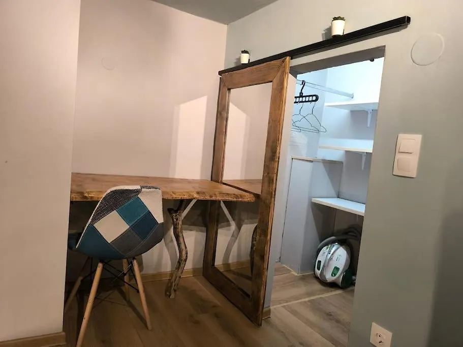 Apartment Floating, Cosy Studio 8' Walk From The Seaside Thessaloniki Greece